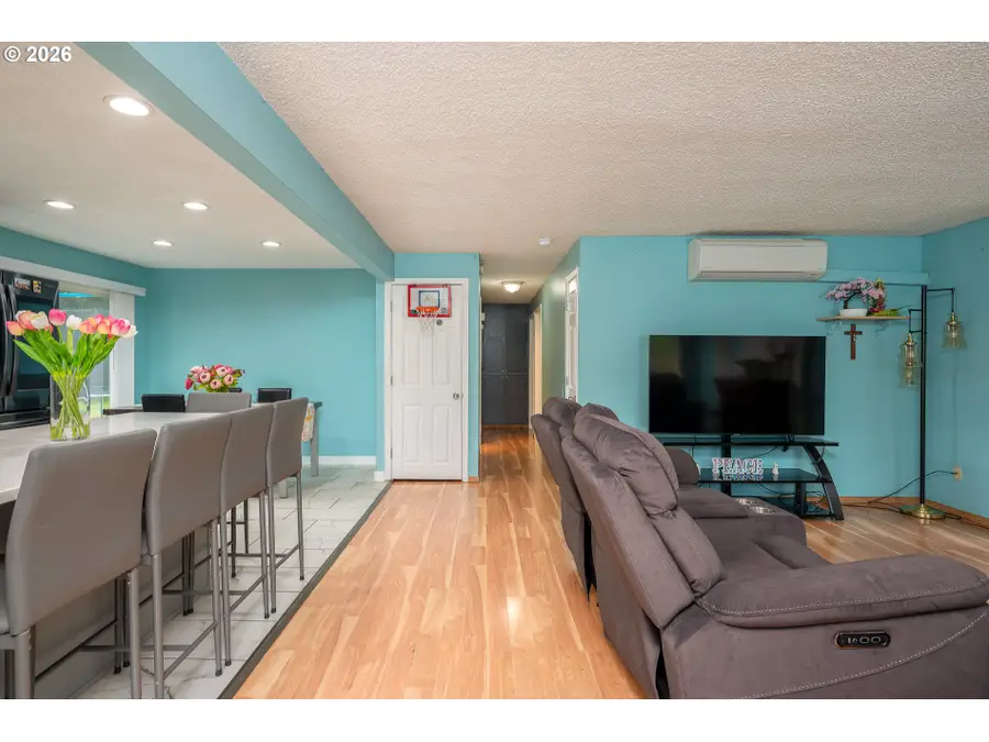 2022 SE 143rd Ave, Portland, OR 97233 - #3