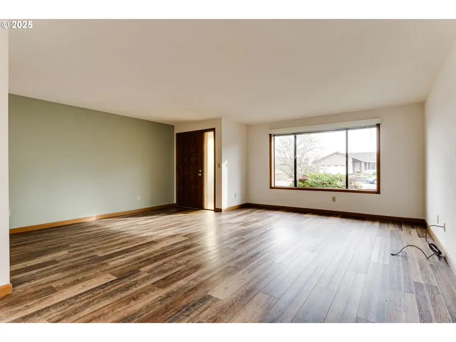 4826 Chestnut Ct Se, Albany, OR 97322 - Image #3