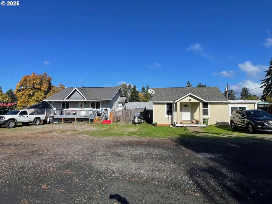 1028 E Grover Ave, Cottage Grove, OR 97424 - Image #2