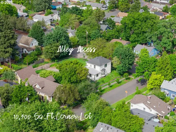 1039 SE 78th Ave, Portland, OR 97215