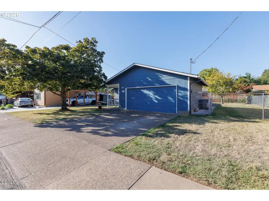 925 SE Viewmont Ave, Corvallis, OR 97333 - #3