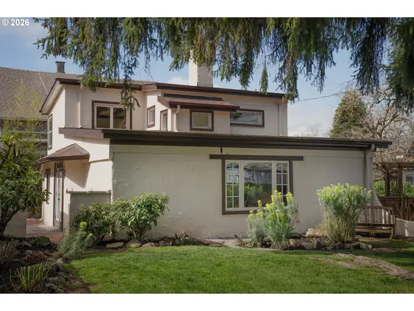 4254 SE Schiller St, Portland, OR 97206