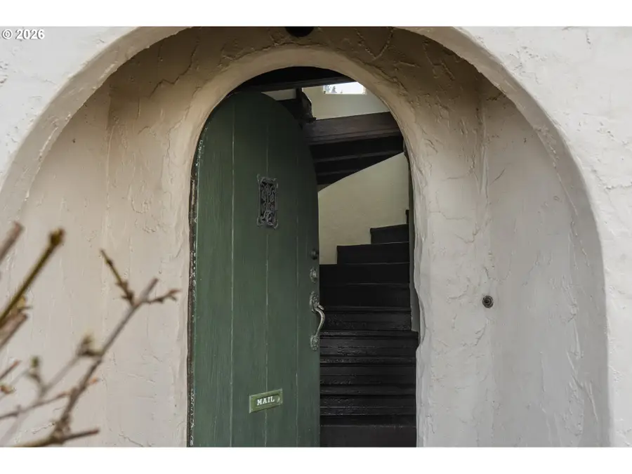 4254 SE Schiller St, Portland, OR 97206 - #2