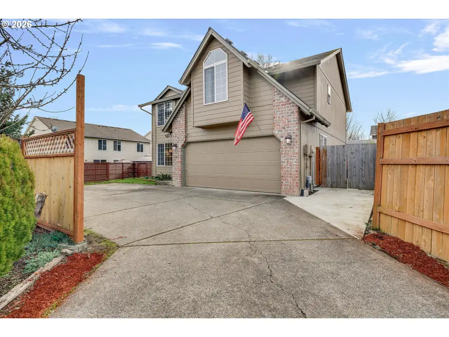 682 SE 70th Ct, Hillsboro, OR 97123 - Image #2