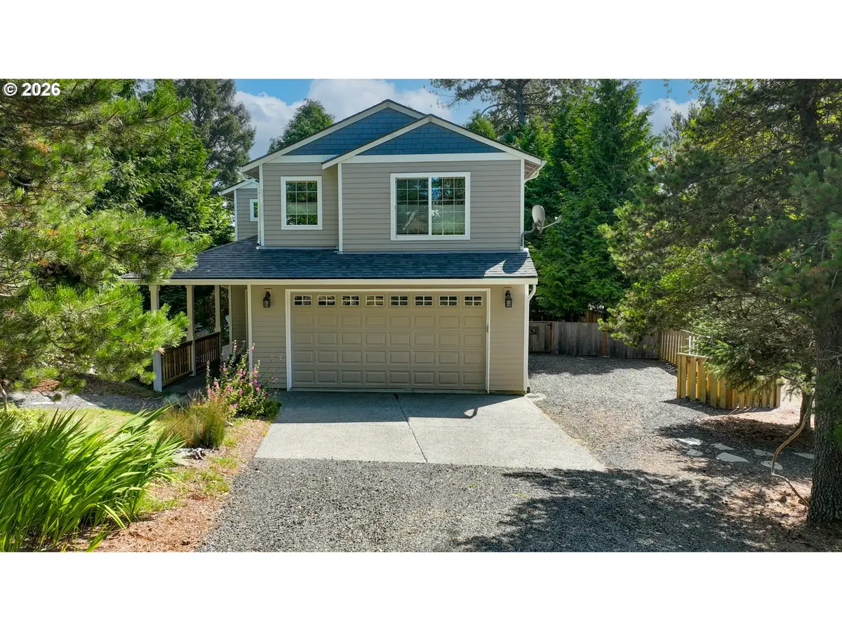 90571 Lake View Rd, Warrenton, OR 97146 - #1