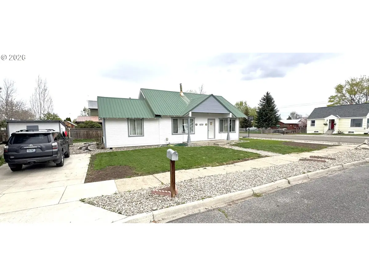 1220 Valley Ave, Baker City, OR 97814 - #1