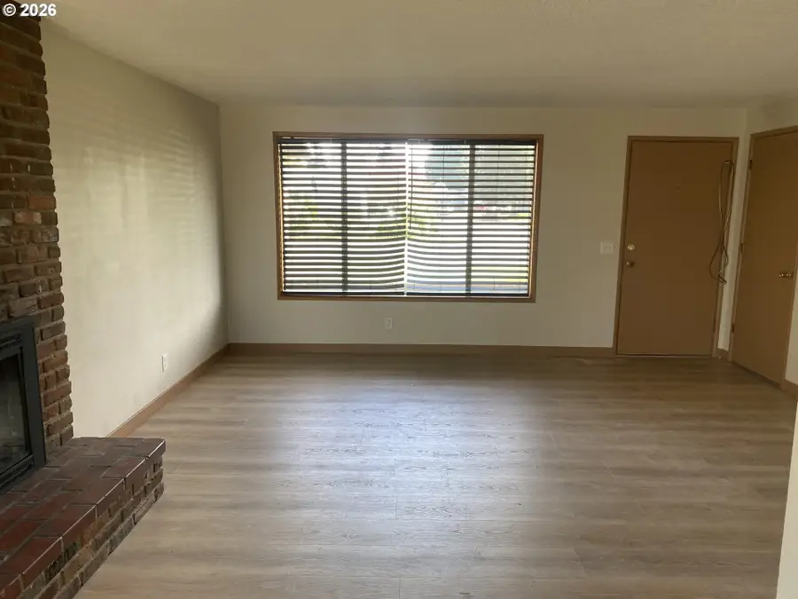 4130 Scenic Dr, Eugene, OR 97404 - #3