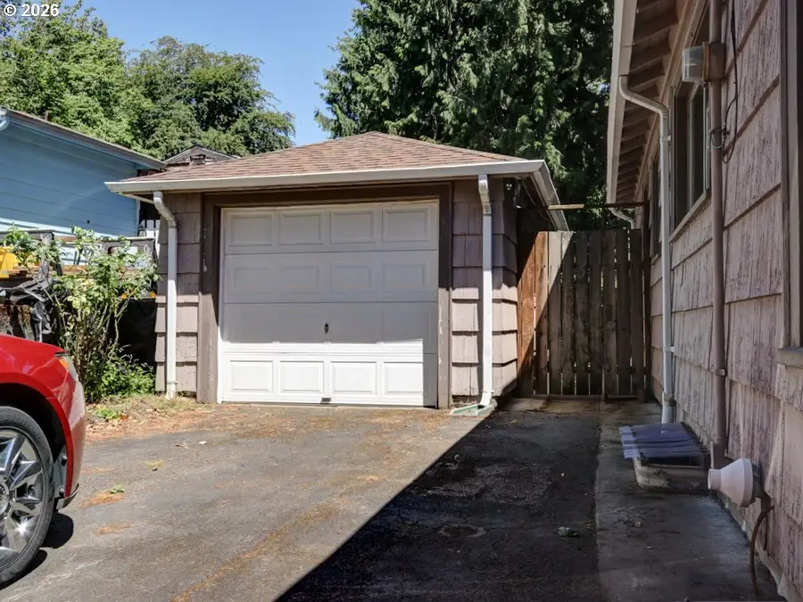 3801 SW Plum St, Portland, OR 97219 - #2