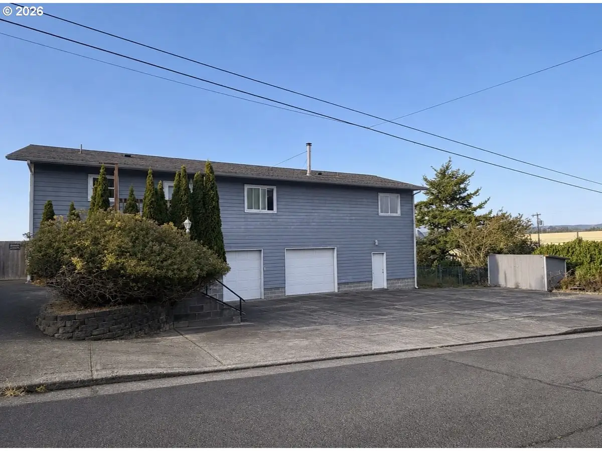2280 Connecticut Ave, North Bend, OR 97459 - #1