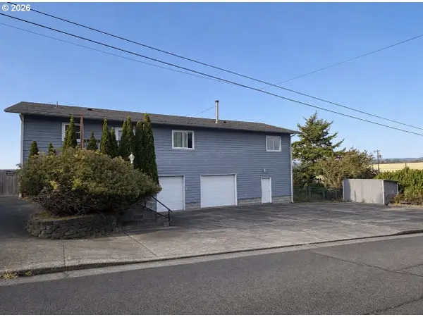 2280 Connecticut Ave, NorthBend, OR 97459