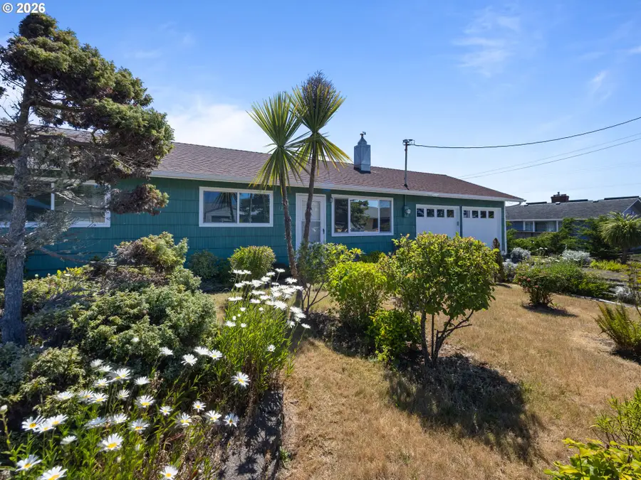 1232 NW Nye St, Newport, OR 97365 - #3
