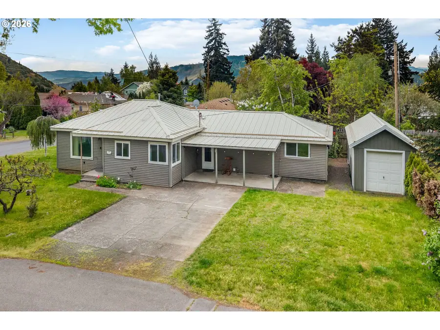 381 NE Wisconsin St, White Salmon, WA 98672 - #2