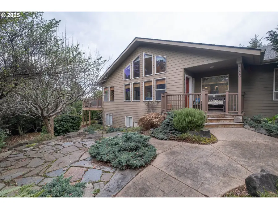 760 SW Range Dr, Waldport, OR 97394 - Image #2