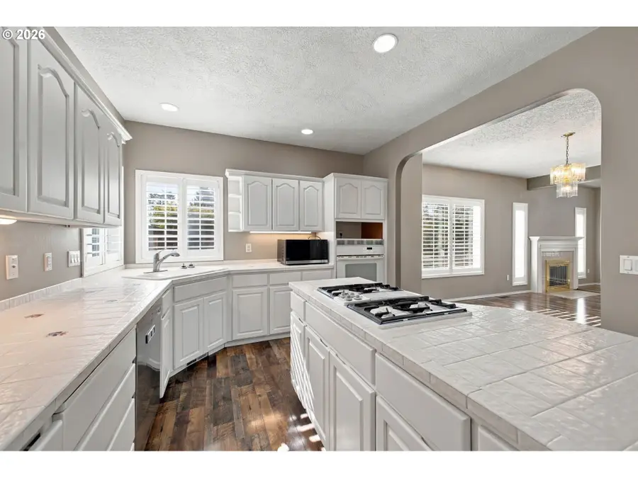 1 Monterrey Pl, Longview, WA 98632 - #3