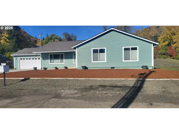 2152 NE Klamath Ave, Roseburg, OR 97470