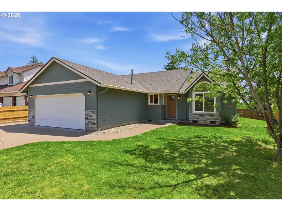 306 E Hilltop Dr, Newberg, OR 97132 - #3