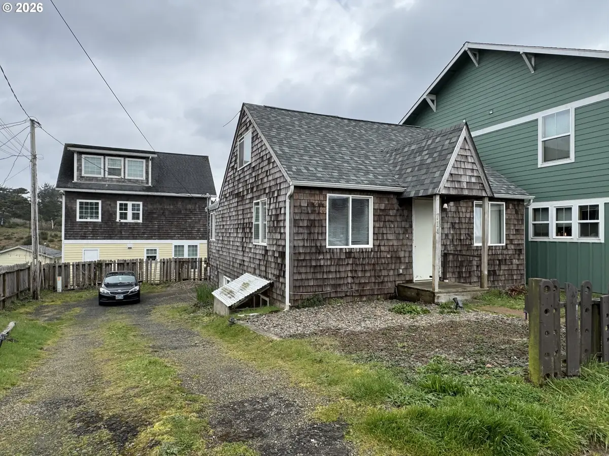 714 NW Coast St, Newport, OR 97365 - #1