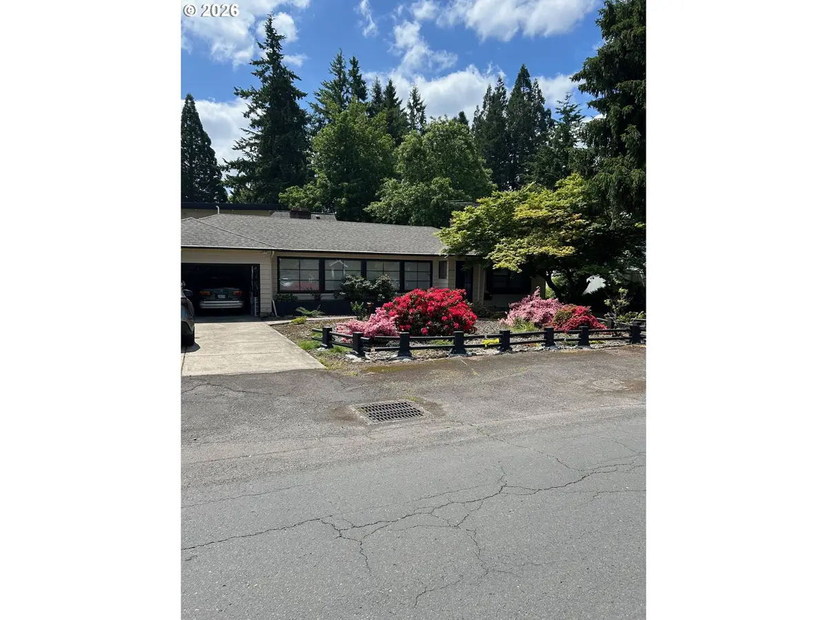11016 NE Fargo St, Portland, OR 97220 - #1