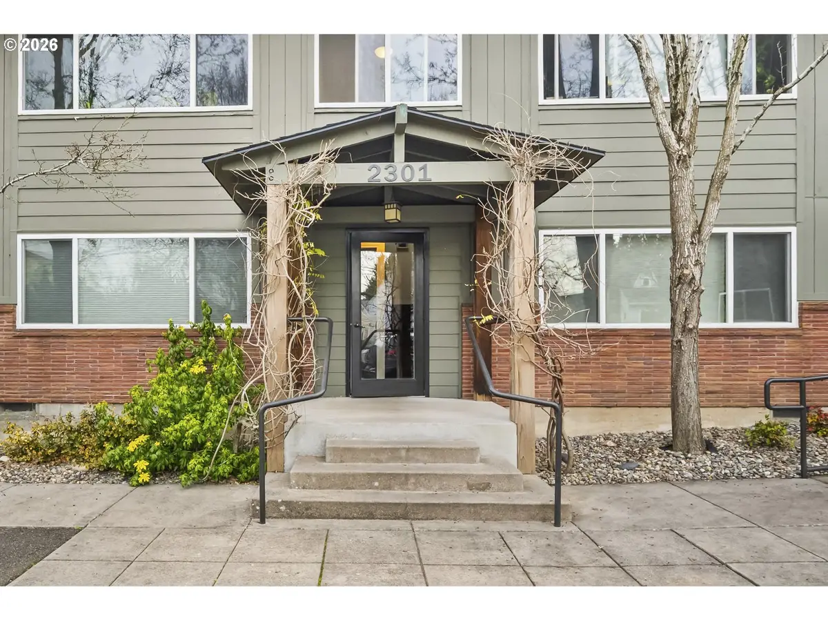 2301 SE Caruthers St #1, Portland, OR 97214 - Image #1