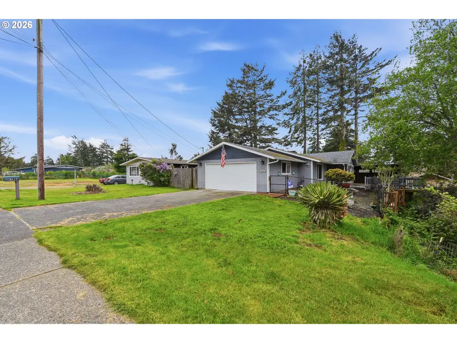 510 S Cammann St, Coos Bay, OR 97420 - #3