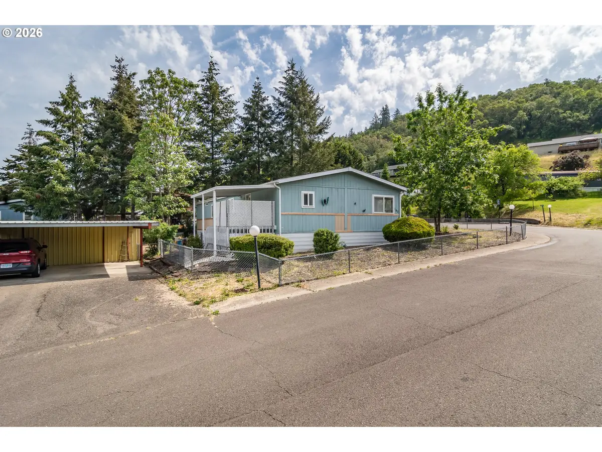 190 Olivia Ln, Roseburg, OR 97470 - #1