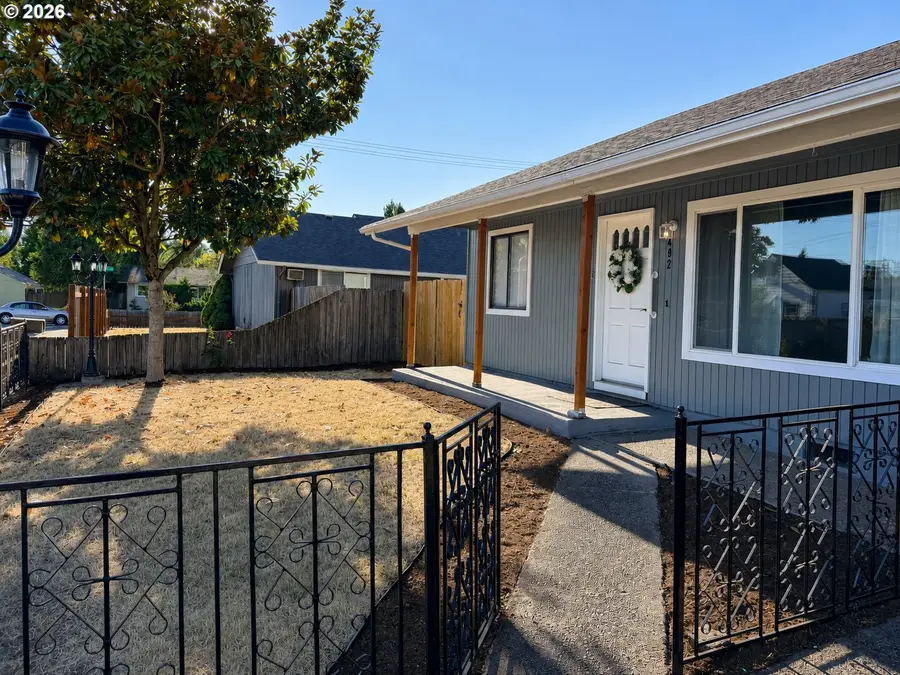 492 W Olympic St, Springfield, OR 97477 - #3
