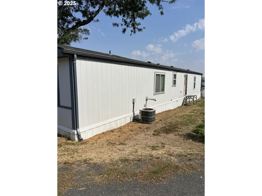 2801 SW Houtama Rd, Pendleton, OR 97801 - #2