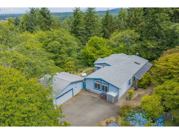 93815 Sunny Hill Ln, NorthBend, OR 97459