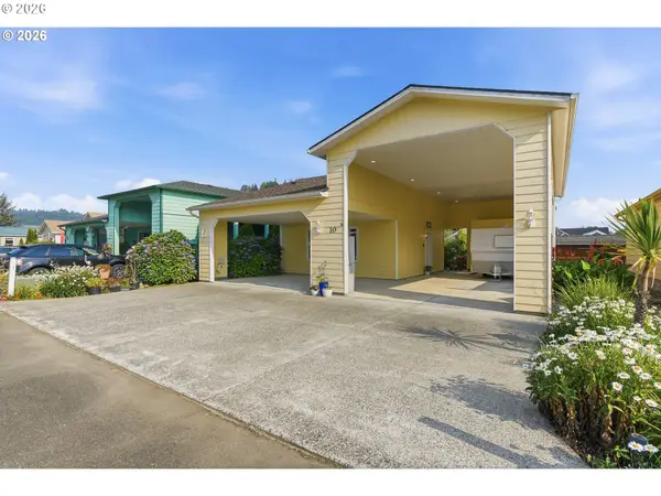 10 Pine Ln, Lakeside, OR 97449