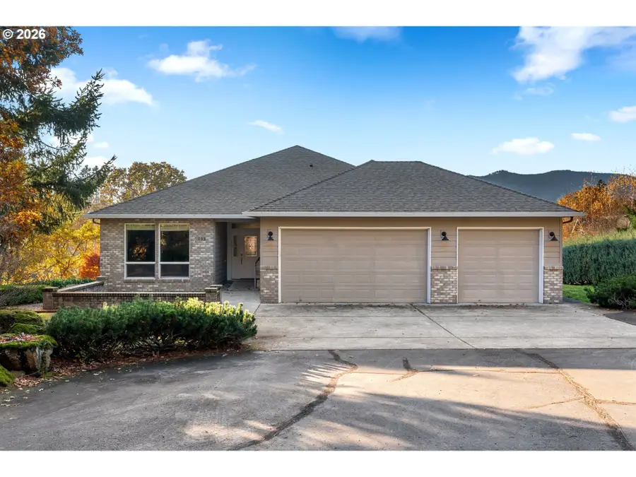 105 SW Dogwood Ln, White Salmon, WA 98672 - #2