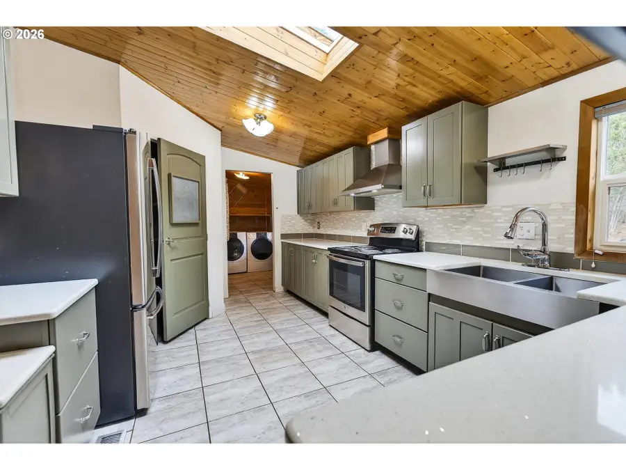 20284 El Romar Dr Ne, Scotts Mills, OR 97375 - Image #3