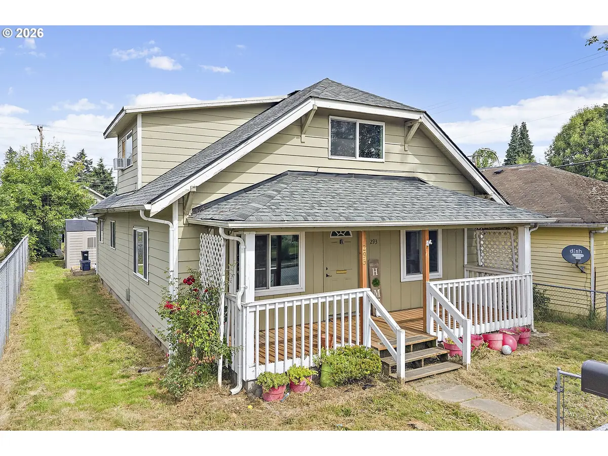 293 17th Ave, Longview, WA 98632 - #1