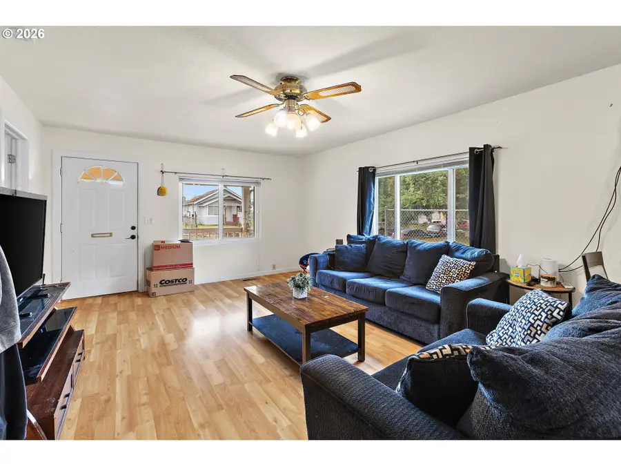 293 17th Ave, Longview, WA 98632 - #3