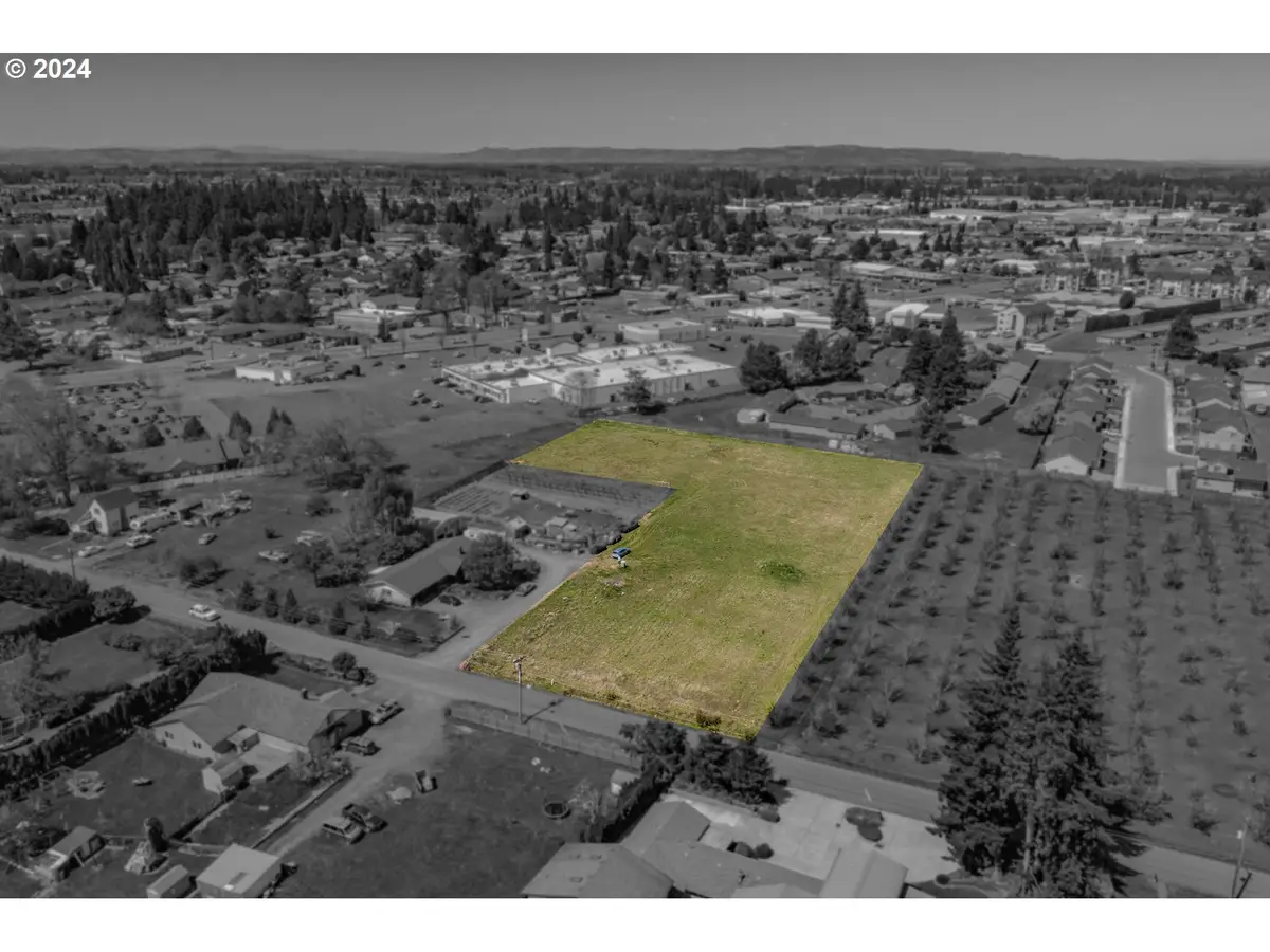 1661 E Lincoln Rd, Woodburn, OR 97071 - Image #1