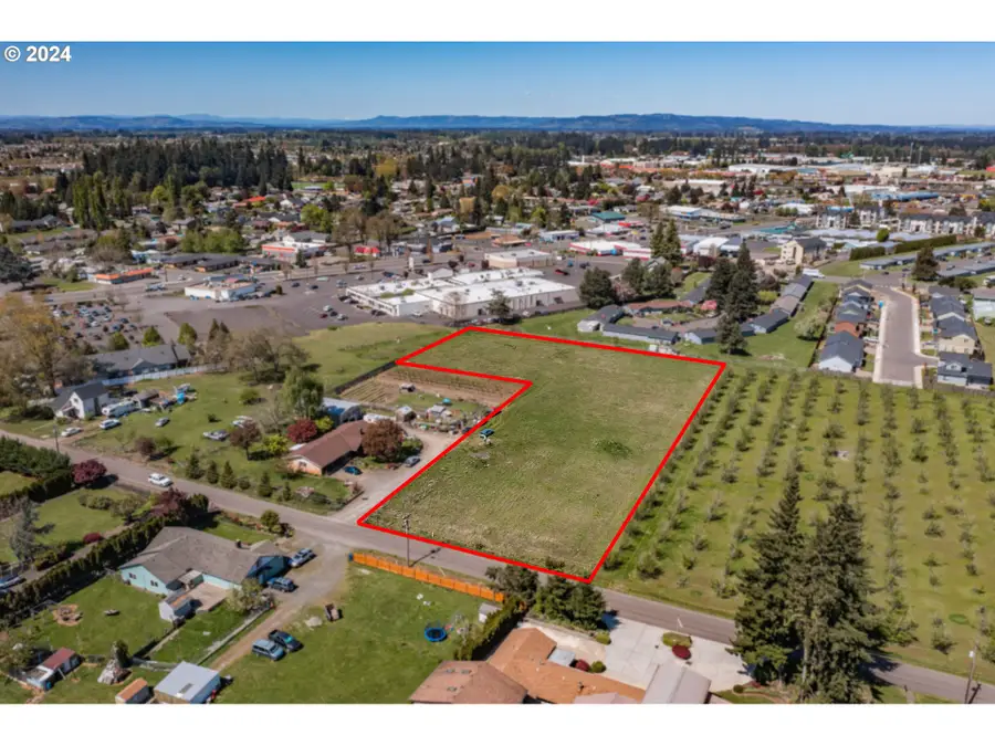 1661 E Lincoln Rd, Woodburn, OR 97071 - Image #2