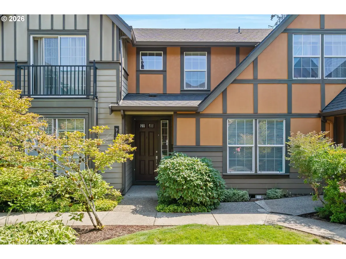 7102 NE Stonewater St, Hillsboro, OR 97124 - #1