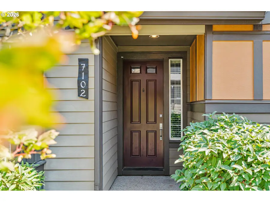 7102 NE Stonewater St, Hillsboro, OR 97124 - #2