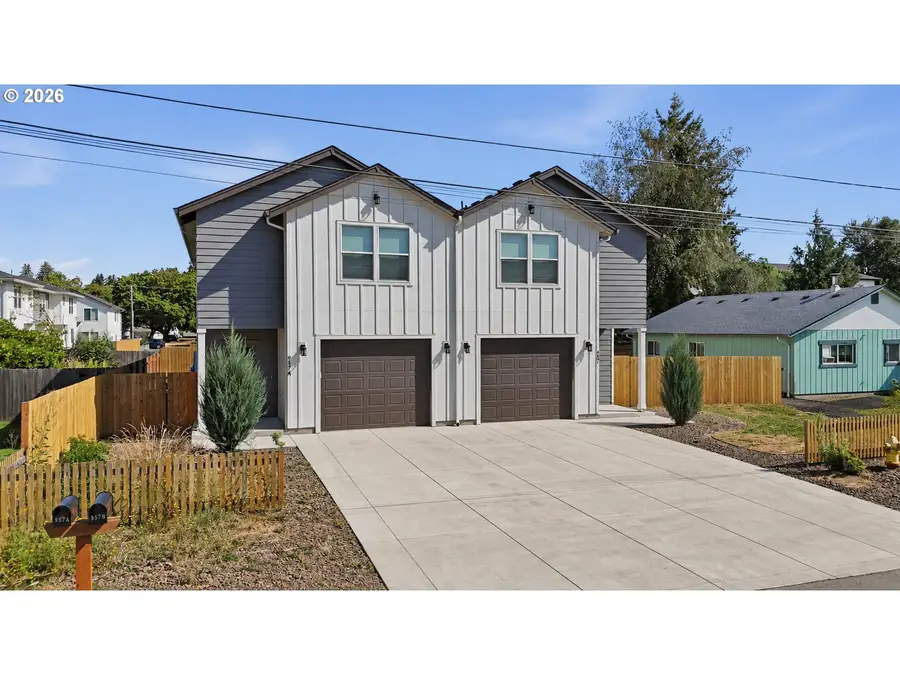 957 Willow St, Kelso, WA 98626 - #2