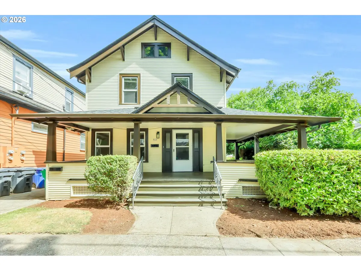 921 SE Mall St, Portland, OR 97202 - #1
