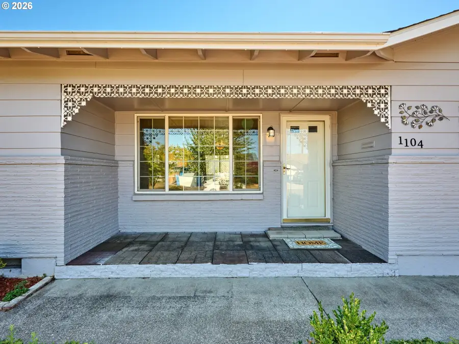 1104 Stanfield Rd, Woodburn, OR 97071 - #3