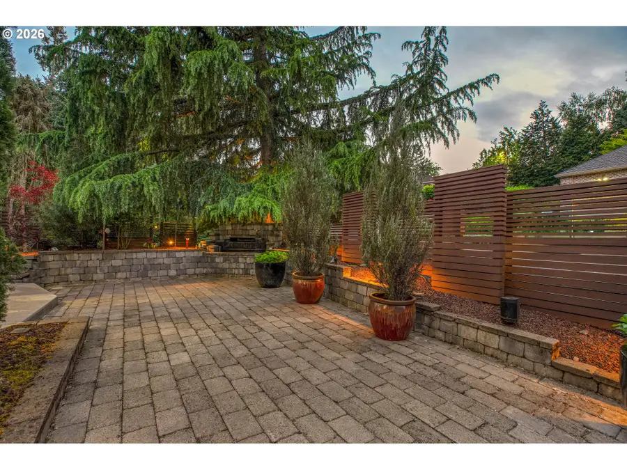 16633 Woodsman Ct, Lake Oswego, OR 97034 - #2