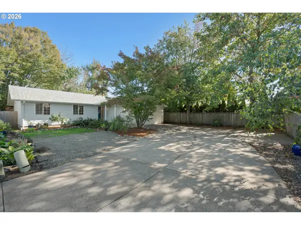 1315 Arcadia Dr, Eugene, OR 97401