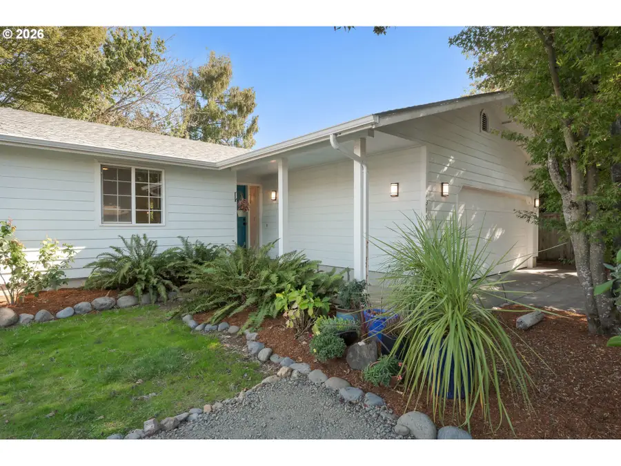 1315 Arcadia Dr, Eugene, OR 97401 - #3
