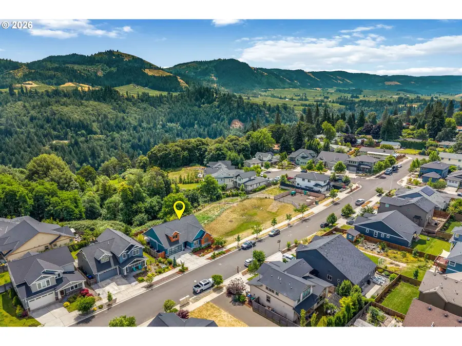 1817 3rd St, Hood River, OR 97031 - #2