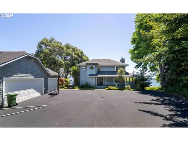 93646 Mallard Ln, NorthBend, OR 97459