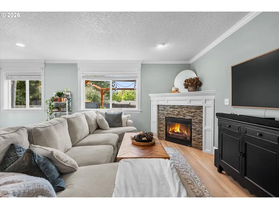 183 SW Wright Ave, Troutdale, OR 97060 - #3