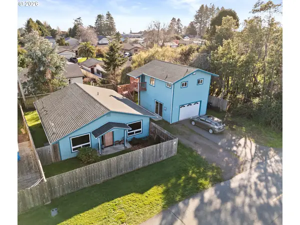 1115 Ransom Ave, Brookings, OR 97415