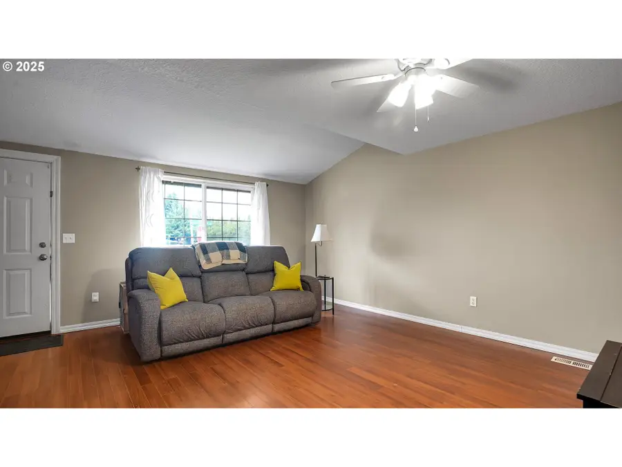 33410 SW Meadowbrook Dr, Scappoose, OR 97056 - Image #3