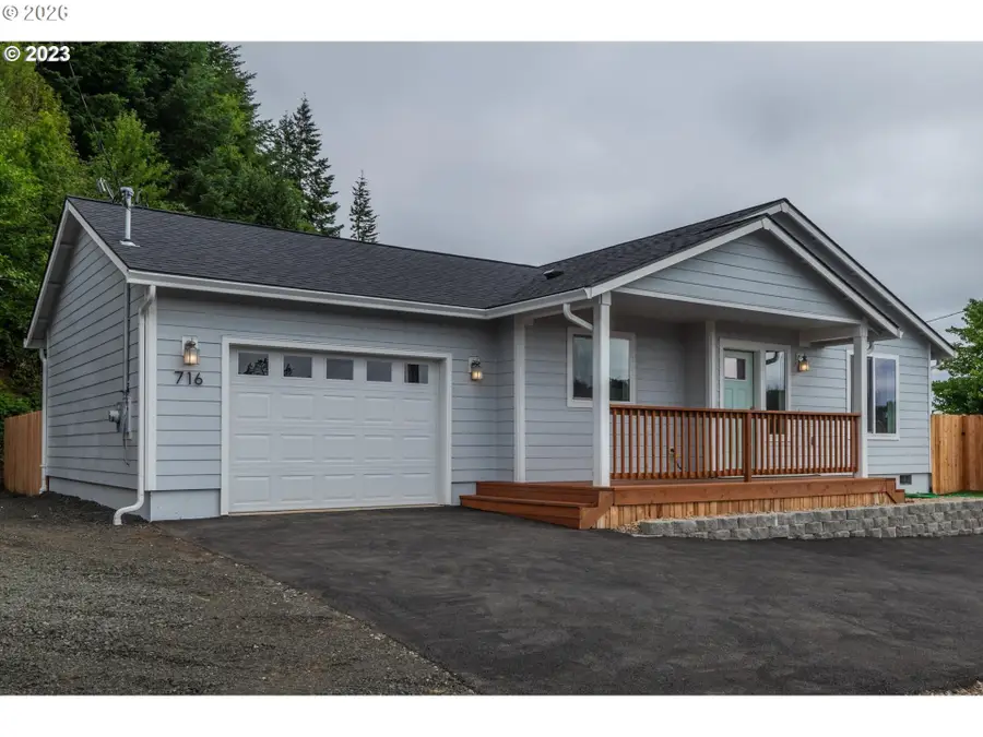 716 Southwest Blvd, Coos Bay, OR 97420 - #3