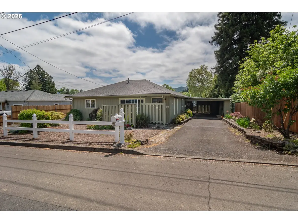1595 NW Rachel Ave, Roseburg, OR 97471 - #1